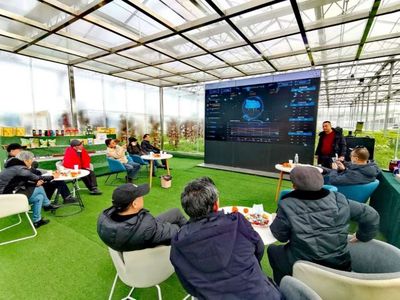 科技赋能农业 德阳市老科协专家团考察什邡蔬菜产业园，助推新材料技术落地